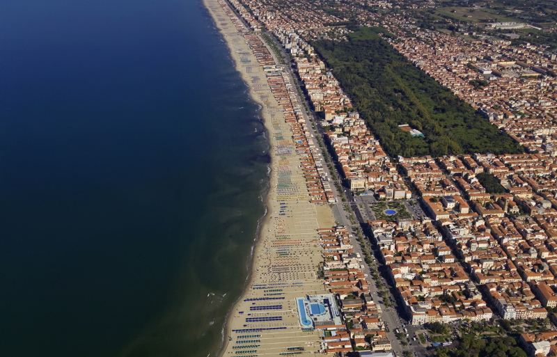 Discover the city of Viareggio